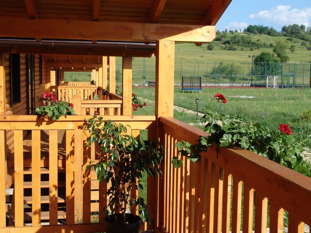 Complex Agroturistic Livada De Nuci Villa Baia de Fier Exterior photo